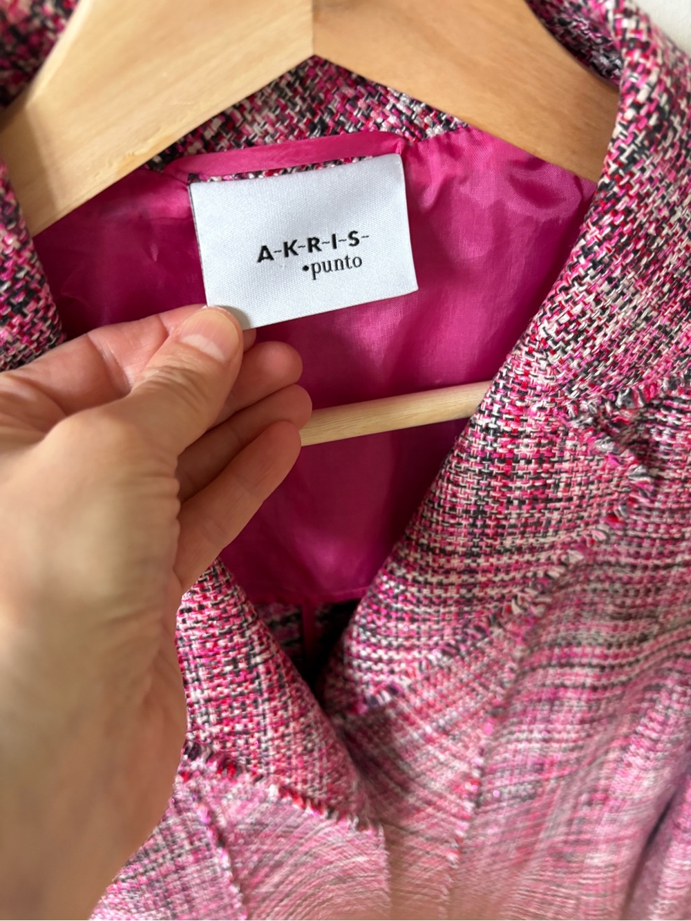Akris Punto Pink Tweed Blazer with Fuchsia Lining - Picture 8 of 9